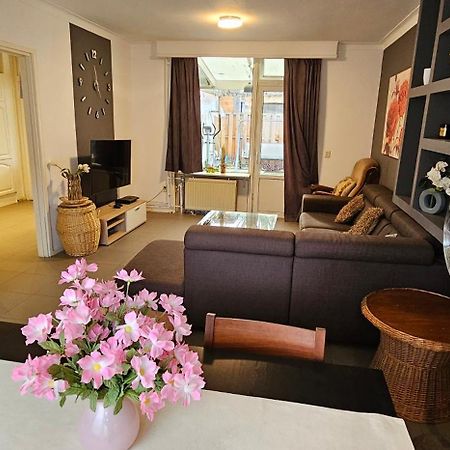 Cozy House In Weert Apartment Екстериор снимка